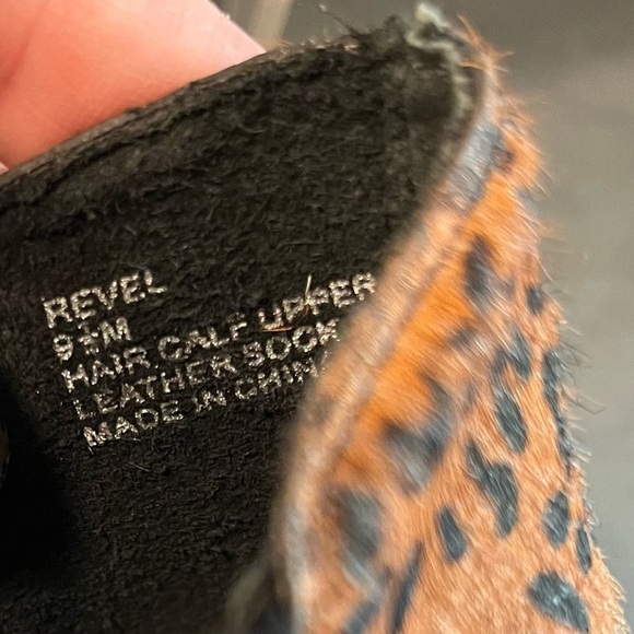 NWT sanctuary sz 9.5 Revel spotted calf hair leather ankle booties - Picture 15 of 16